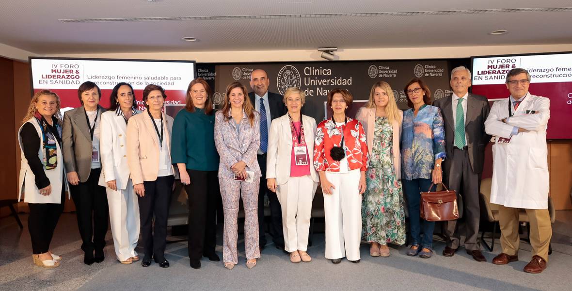 IV-foro-mujer-liderazgo Imagen de los ponentes del IV Foro Mujer y Liderazgo en Sanidad organizado por la Clínica Universidad de Navarra.
