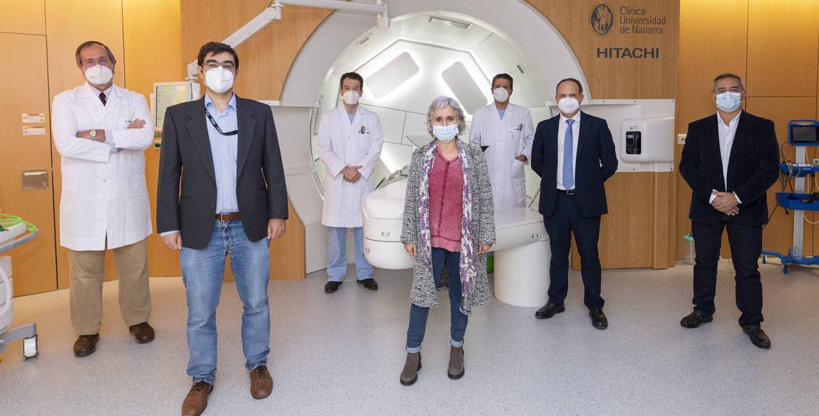 ceimat-clinica-protonterapia Imagen de miembros del Ceimat y Clínica Universidad de Navarra tras la concesión de un proyecto “Retos Investigación”.
