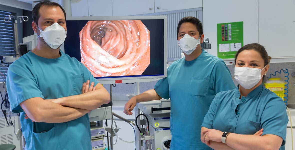 Imagen del equipo acreditado de Digestivo de la Clínica Universidad de Navarra para el uso del enteroscopio motorizado.