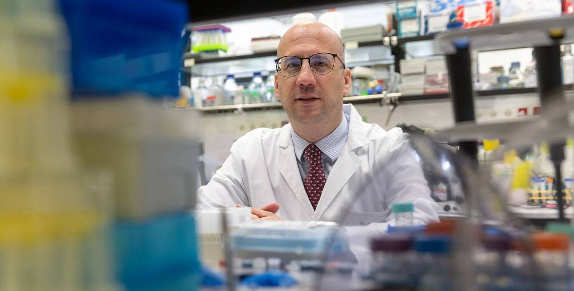 El CCUN, el VHIO y el Princess Margaret, de Toronto, investigan juntos en la lucha contra el cáncer de páncreas Img. del Dr. Ponz en el laboratorio del Cima