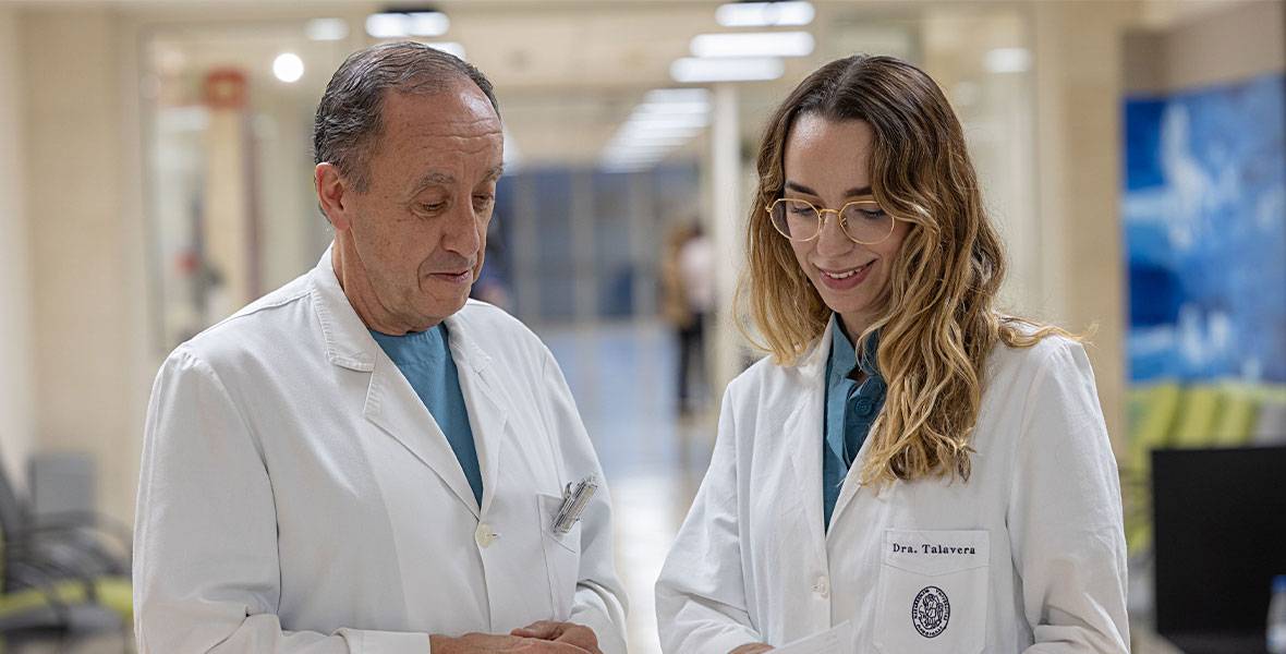 El Dr. José Enrique Robles y la Dra. Vanessa Talavera del Departamento de Urología Imagen del Dr. José Enrique Robles y la Dra. Vanessa Talavera del Departamento de Urología para ilustrar una foto sobre un ensayo de disfunción erectil