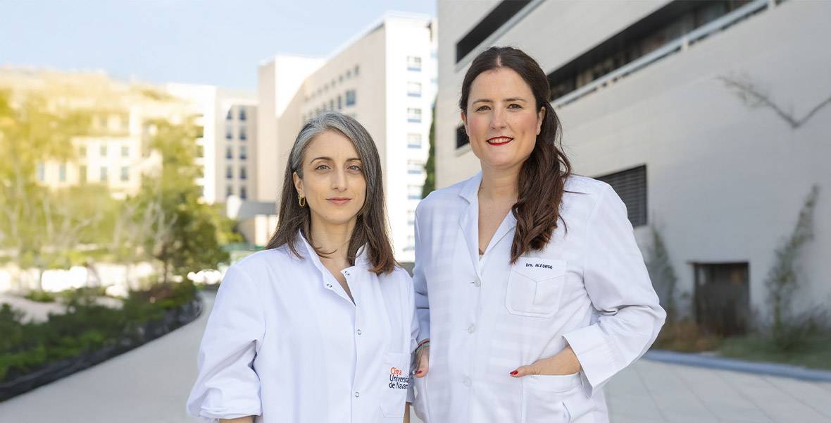 Las Dras. Irene Gañan y Ana Alfonso frente a las fachas del Cima y de CUN Imagen de las ras. Irene Gañan y Ana Alfonso frente a las fachas del Cima y de CUN para ilustrar una noticia sobre síndromes mielodisplasicos