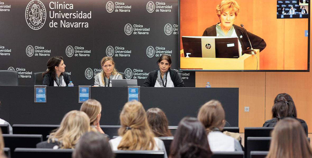 Investigación y evidencia, claves en el liderazgo profesional de las enfermeras y en su relevancia en los cuidados Img de enfermeras durante la I jornada Nursing Research Challenge celebrada en las sedes de Madrid y Pamplona