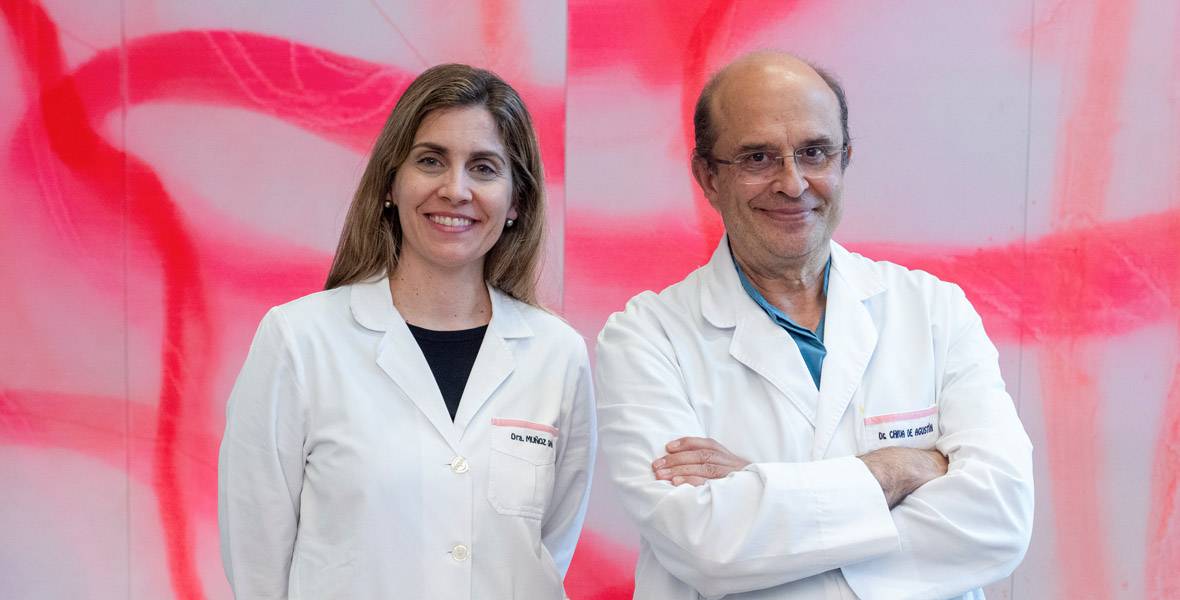 obstetricia-tasas-cesareas-Munoz-Saa-Chiva Imagen de los Dres. Laura Muñoz Saá y Luis Chiva, del Departamento de Ginecología y Obstetricia de la Clínica Universidad de Navarra.