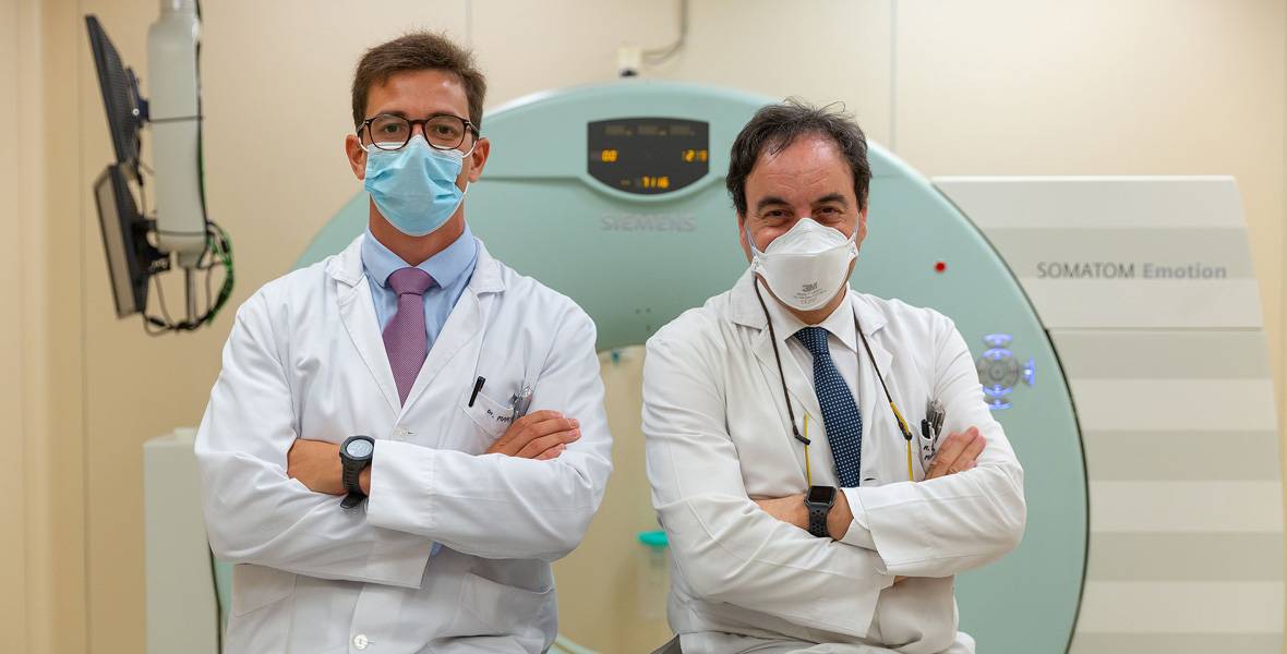 Dres. Santiago Marín y Rafael Martínez Monge. Oncología Radioterápica, Clínica Universidad de Navarra Imagen de los Dres. Santiago Marín y Rafael Martínez Monge de Oncología Radioterápica en la Clínica Universidad de Navarra.