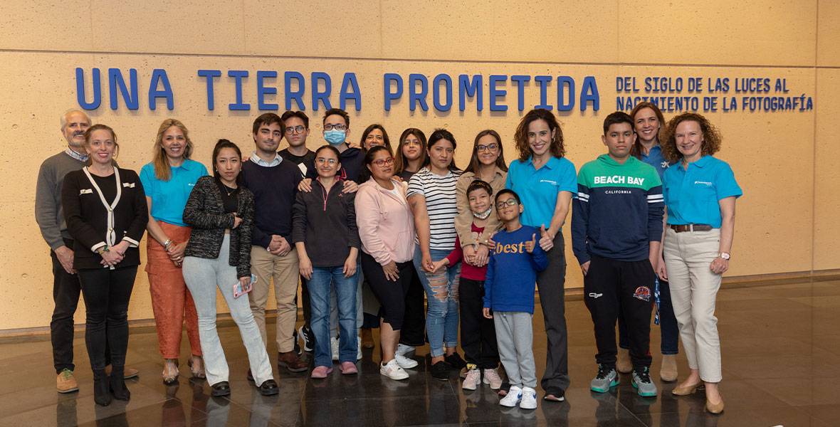 Pacientes oncopediátricos en el Museo UNAV en un acto con Caixabank Img de varios pacientes oncopediátricos con sus familias en el Museo de la UNAV en un acto organizado con CaixaBank