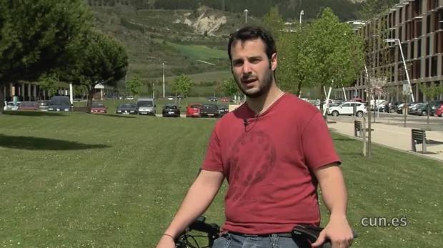 <p>La nueva operación de ligamento cruzado anterior se basa en la reparación del propio tejido, con lo que el resultado es que el paciente puede volver a practicar deportes en un tiempo récord. Daniel pudo volver a correr y andar en bicicleta 4 meses después de la intervención quirúrgica.</p>