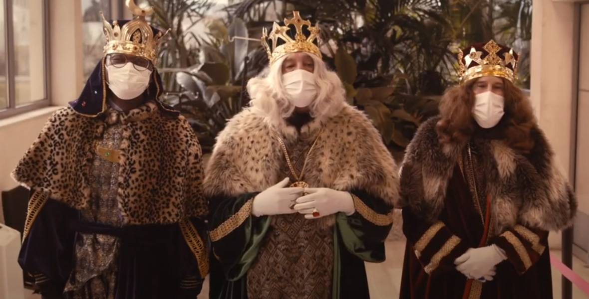 Vídeo de los Reyes Magos pasando el cursillo COVID-19 de la Clínica Universidad de Navarra para unas Navidades seguras.