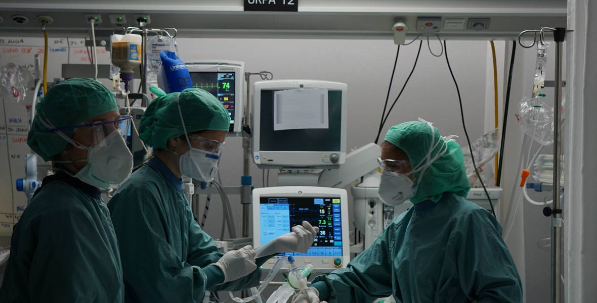 Vídeo sobre el curso integral sobre COVID-19 impartido en la Facultad de Medicina de la Universidad de Navarra con especialistas de la Clínica Universidad de Navarra.
