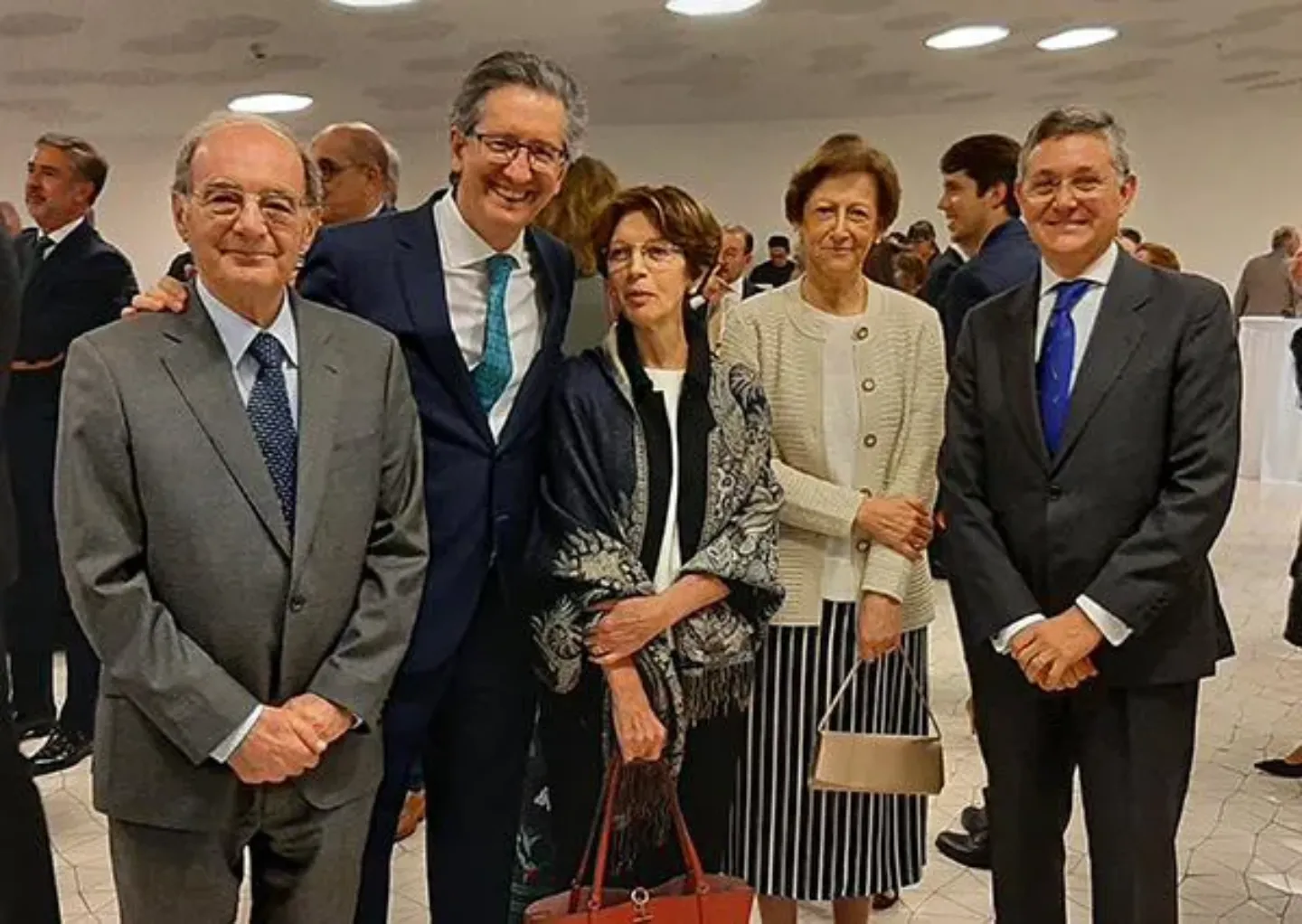 Grupo acompañantes. Premio Gregorio Marañón. CUN Imagen del grupo representativo de CUN y Cima que acompañó al Dr. Jesús San Miguel en la entrega del premio Gregorio Marañón.