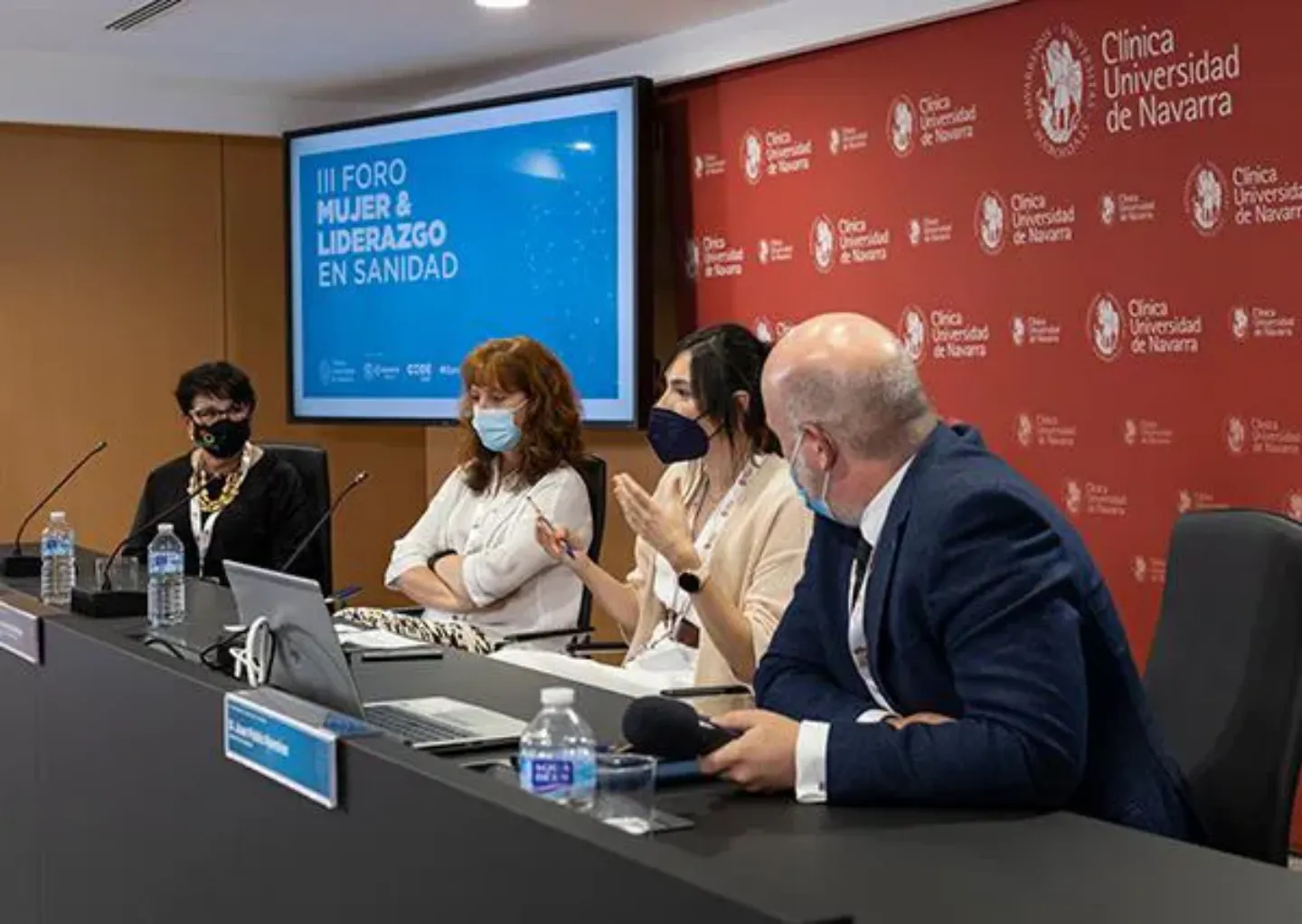 Asociaciones pacientes en III Foro Mujer y Liderazgo. CUN Imagen de la mesa de asociaciones de pacientes en el III Foro Mujer y Liderazgo organizado en la Clínica Universidad de Navarra