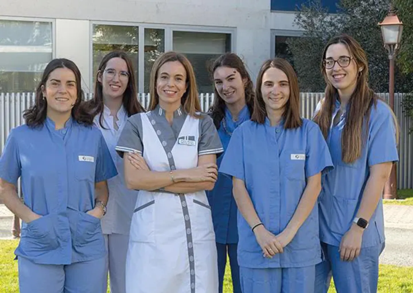 Autoras publicación Enfermería y UCI. CUN Imagen del equipo de enfermeras, autoras de la publicación científica sobre el liderazgo de enfermería en la UCI. Clínica Universidad de Navarra