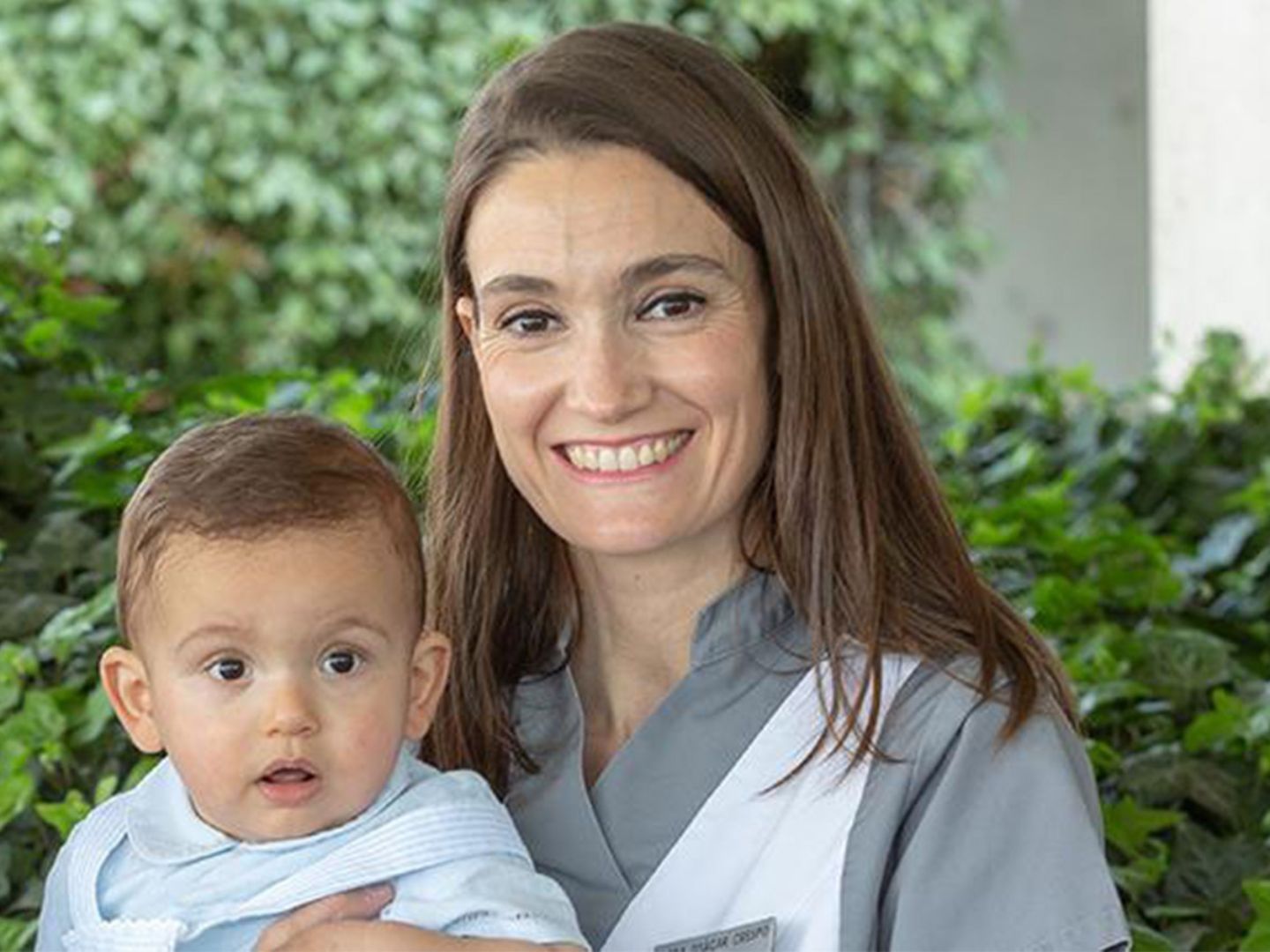 Elena Osacar con su hijo Elena Osacar con su hijo