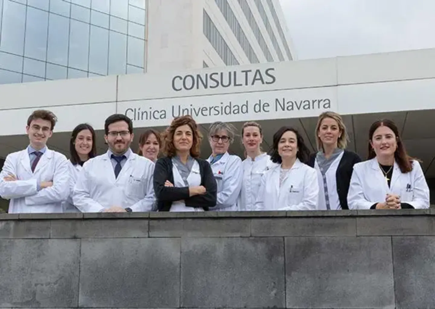 Profesionales de la Clínica participantes en ensayos clínicos de mieloma Foto de grupo de Profesionales de la Clínica participantes de la Unidad de Ensayos Clínicos de la Clínica que han participado en el ensayo.