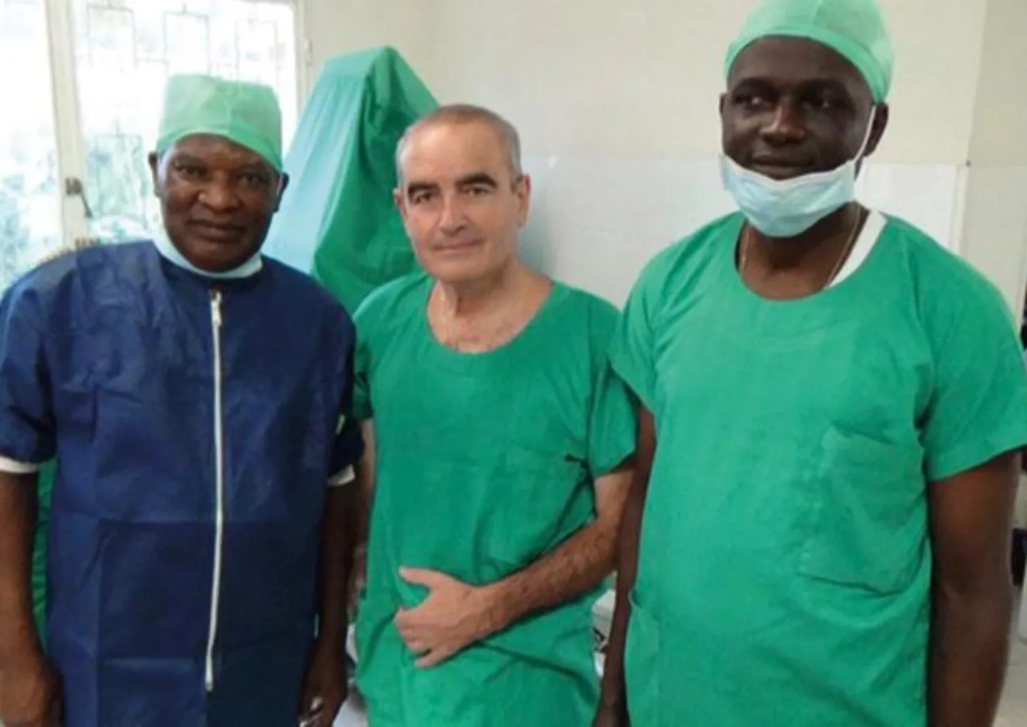 dr-jose-ignacio-congo Jacques Aimé Bazeboso, primero por la derecha, impulsor del estudio en el hospital de Monkole.