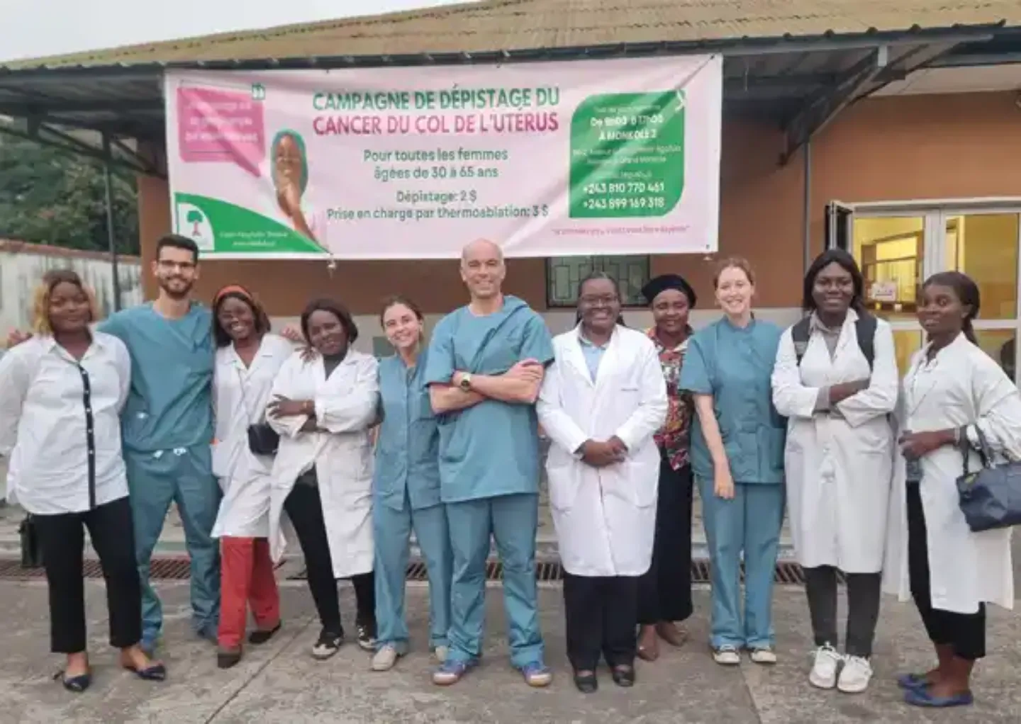 Batas en verano. Proyecto Elikia Imagen del proyecto Elikia de voluntariado de profesionales de la Clínica Universidad de Navarra.