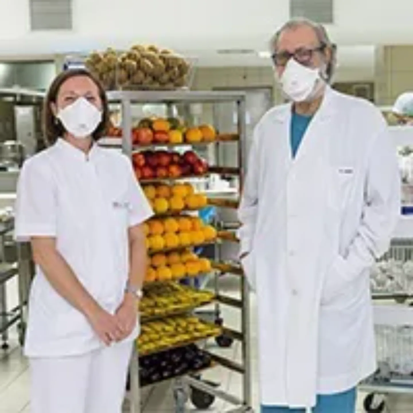 Imagen del Dr. Quiroga y Laura García, protagonistas de la entrevista al Alimón de la revista nº 117 de Noticias.CUN