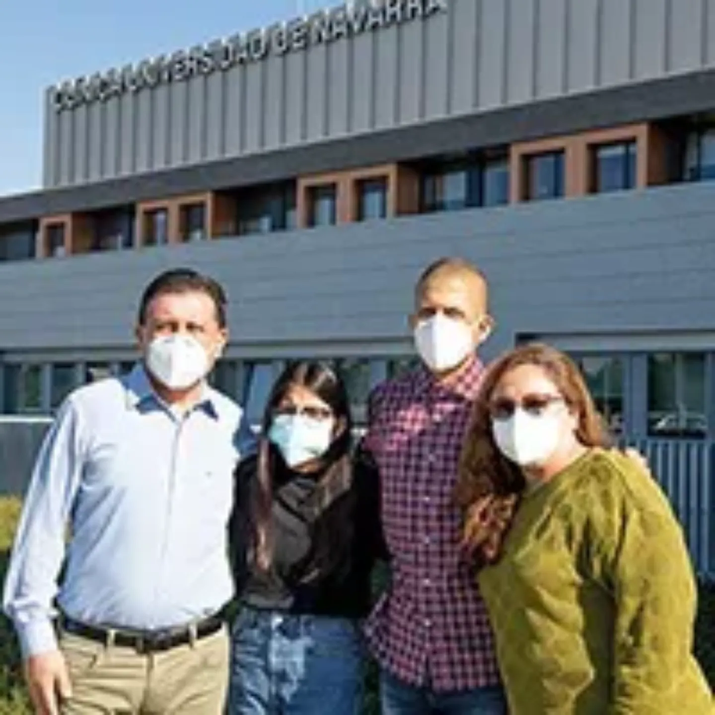 Imagen de la familia Barriga, viajaron desde Ecuador para el tratamiento con protones. Clínica Universidad de Navarra