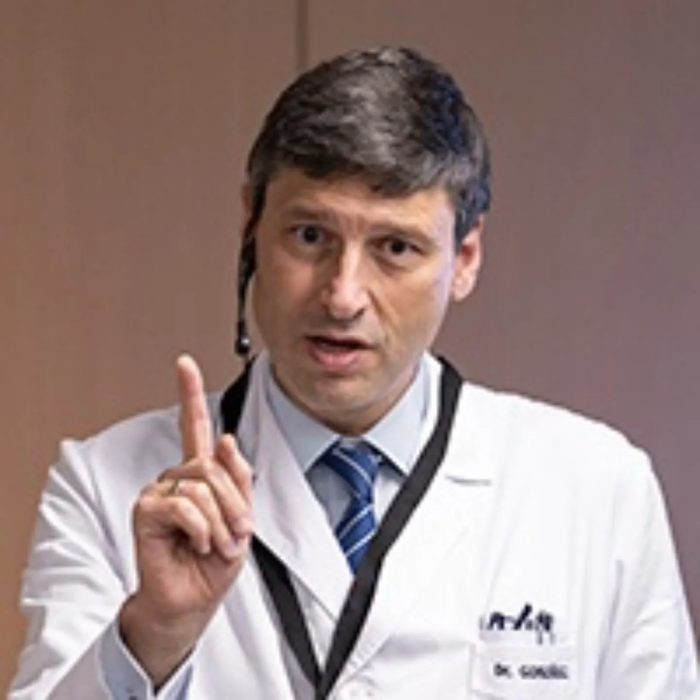 Dr. Antonio González; el director del Departamento de Ginecología y Obstetricia