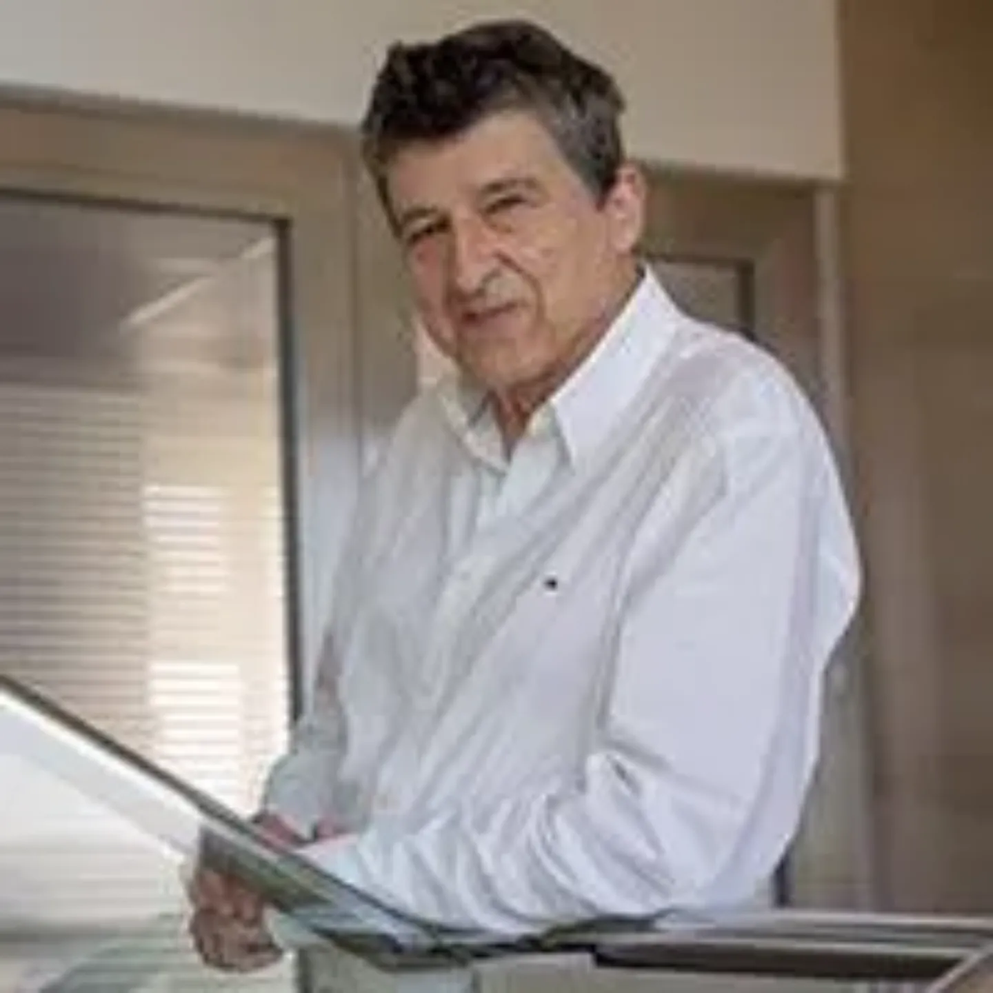 Imagen la Luis Colomer, paciente de ensayos clínicos que cuenta su experiencia. Clínica Universidad de Navarra