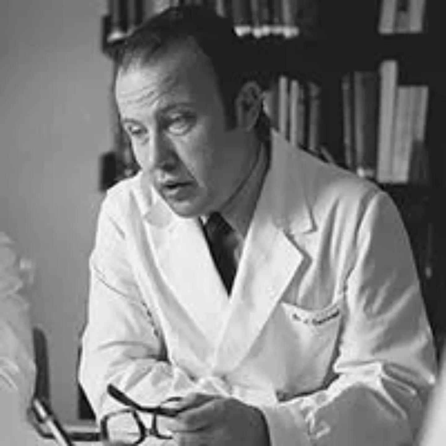 Imagen del Dr. José Cañadell, antiguo traumatólogo de la Clínica Universidad de Navarra