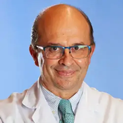 Imagen del Dr. Luis Chiva de Agustín, especialista en ginecología y obstetricia de la Clínica Universidad de Navarra. El Dr. Chiva se dedica preferencialmente a la ginecología oncológica.