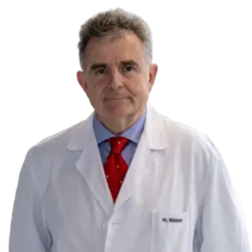 Imagen silueteada de un médico de la Clínica Universidad de Navarra.