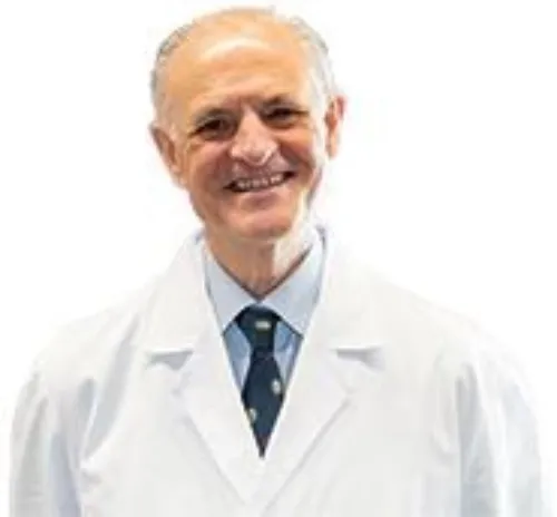 dr-manuel-manrique Director del Departamento de Otorrinolaringología
