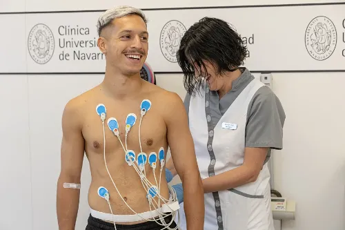 Bryan Zaragoza, jugador de Osasuna, durante su reconocimiento médico en la Clínica Universidad de Navarra