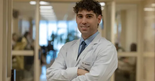 Retrato Julen Arellano, residente Psicología Retrato de Julen Arellano, psicólogo de la Clínica Universidad de Navarra