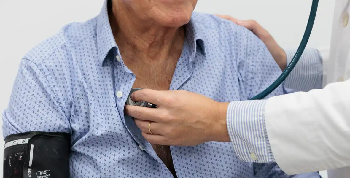 Imagen de un paciente de la Unidad de Chequeos de la Clínica Universidad de Navarra.