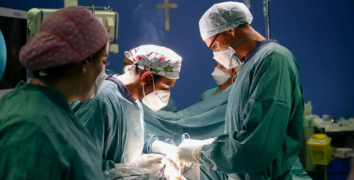Cirujanos del Servicio de Cirugía Torácica. Cáncer de pulmón. Clínica Universidad de Navarra