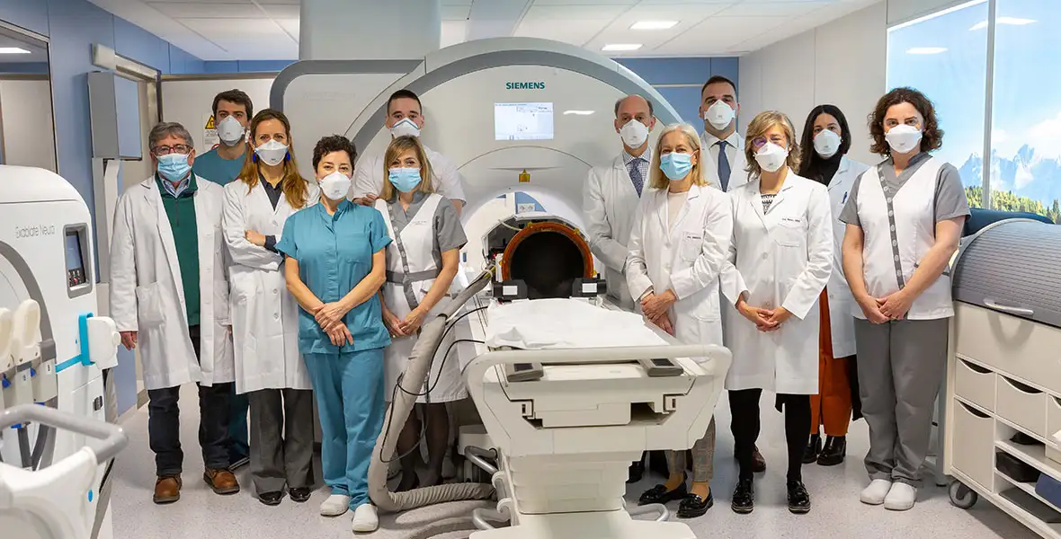 Equipo del Hifu, tratamiento del temblor. Clínica Universidad de Navarra