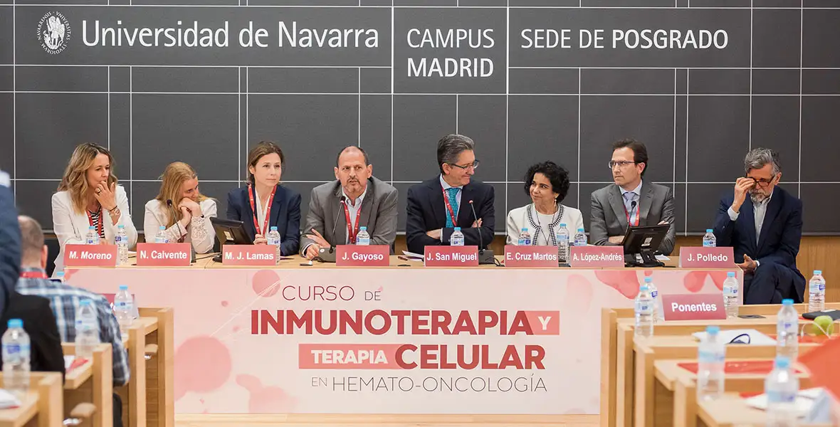 Ponentes durante uno de los cursos de Inmunoterapia y Terapia Celular en Hematología Imagen de ponentes durante uno de los cursos de Inmunoterapia y Terapia Celular en Hematología