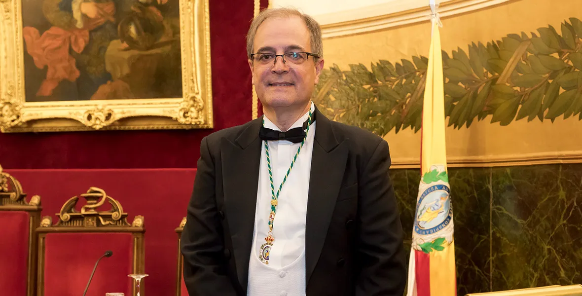 El Dr. Hontanilla se convierte en el primer académico de la historia de la CUN en la Real Academia de Medicina