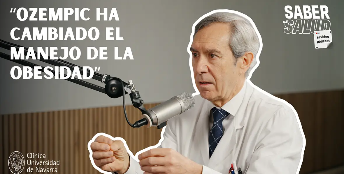 Foto del Dr. Escalada, director de Endocrinología y Nutrición durante la entrevista sobre fármacos contra la obesidad en el videopodcast Saber es Salud. 