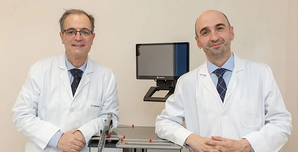 La Clínica Universidad de Navarra busca pacientes con úlceras vasculares venosas para ensayar un tratamiento único en el mundo Este tratamiento es una patente de Medical Plasmas, una empresa impulsada por Innovation Factory, la incubadora de empresas de la Universidad de Navarra, y la gestora de fondos Clave Capital