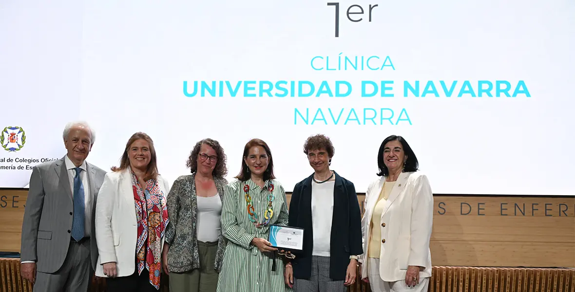 Imagen de la entrega del primer premio a la Clínica Universidad de Navarra en los Premios Nacionales de Reputación Enfermera.