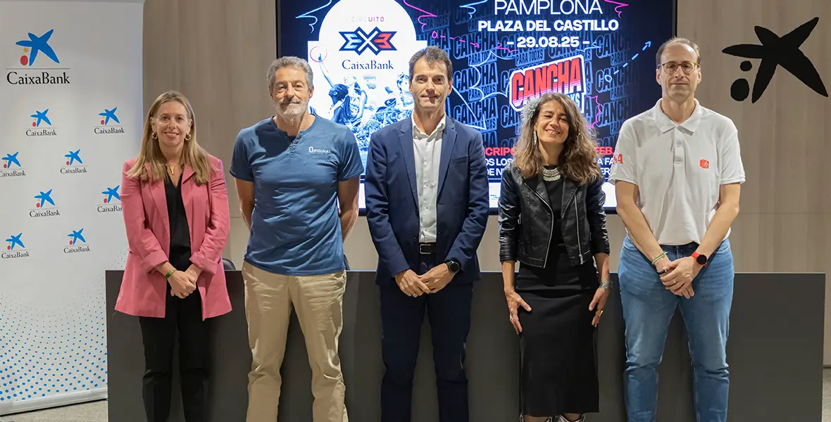 Profesionales de la Caixa y de Niños contra el Cáncer Foto de Profesionales de la Caixa y de Niños contra el Cáncer durante la presesentación de un nuevo evento solidario contra el cáncer infantil