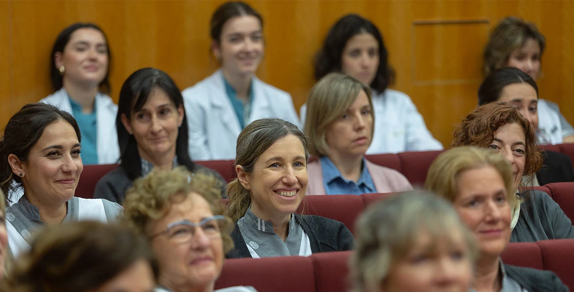 II Encuentro Pro-Desarrollo Enfermería La Clínica celebra el II Encuentro Pro-Desarrollo para abordar las oportunidades de crecimiento profesional de las enfermeras dentro del hospital y su impacto en la carrera profesional.