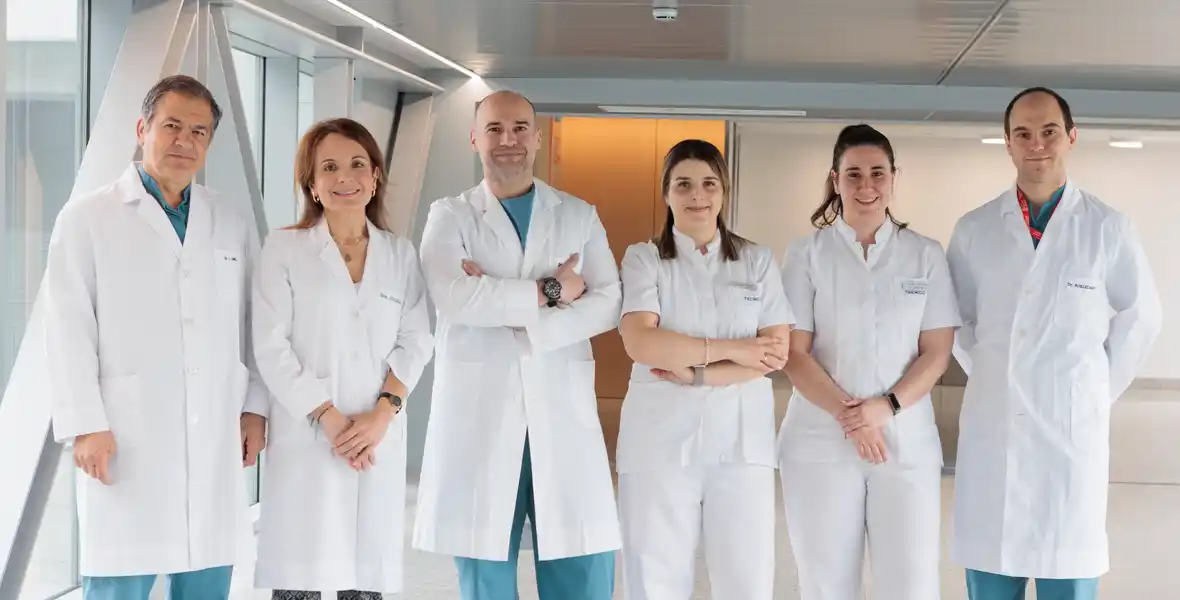 Área Patología Tiroidea. Estudio molecular nódulos Imagen del equipo del Área de Patología Tiroidea de la Clínica Universidad de Navarra que realizó el primer estudio molecular de nódulos tiroideos incorporado a la asistencia de esta patología.