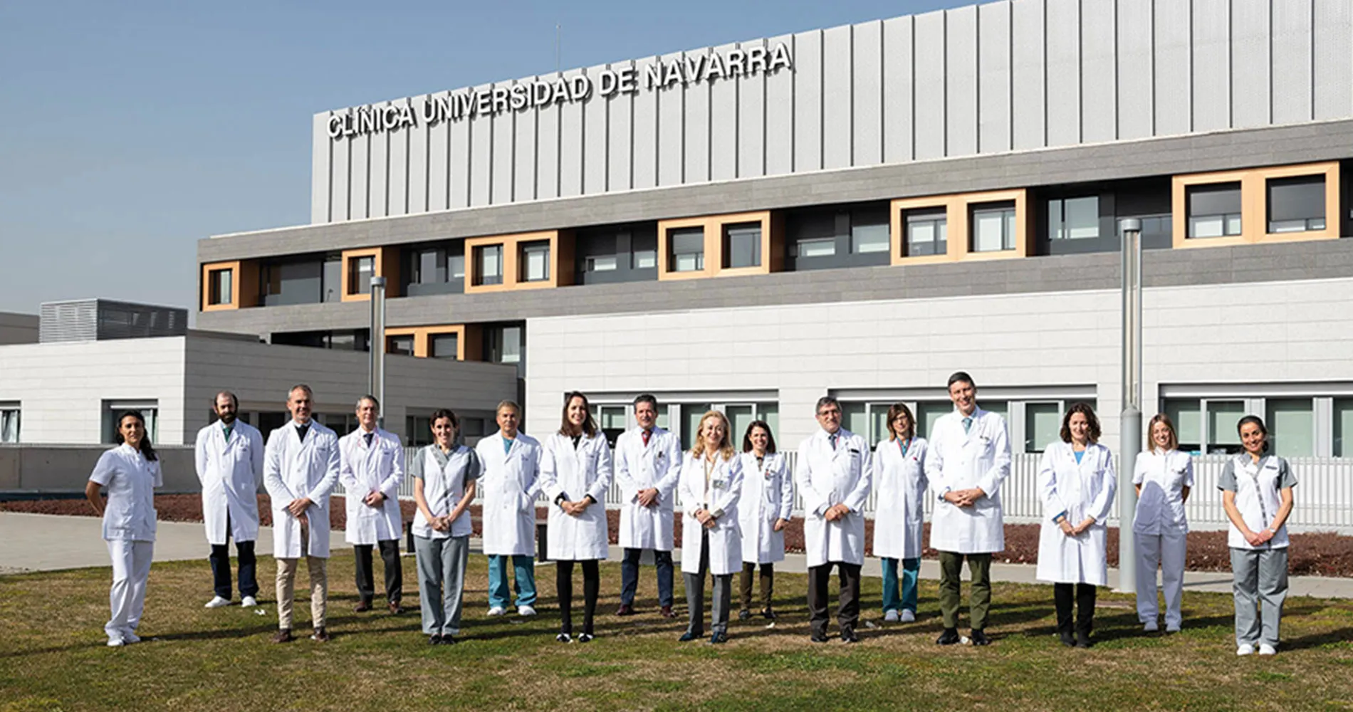 Profesionales del Área de Cáncer de Mama de Madrid. CUN Imagen del equipo de profesionales del Área de Cáncer de Mama de la Clínica Universidad de Navarra que han conseguido el certificado EUSOMA.