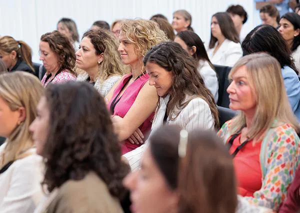 Asistentes. IV Foro Mujer y Liderazgo. Clínica Universidad de Navarra Imagen de asistentes en el IV Foro Mujer y Liderazgo. Clínica Universidad de Navarra